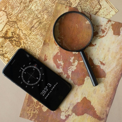 carte avec boussole